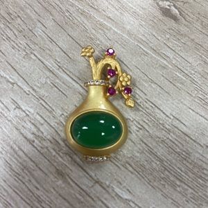 Ice color green chalcedony ancient gold inlaid vase pendant woman